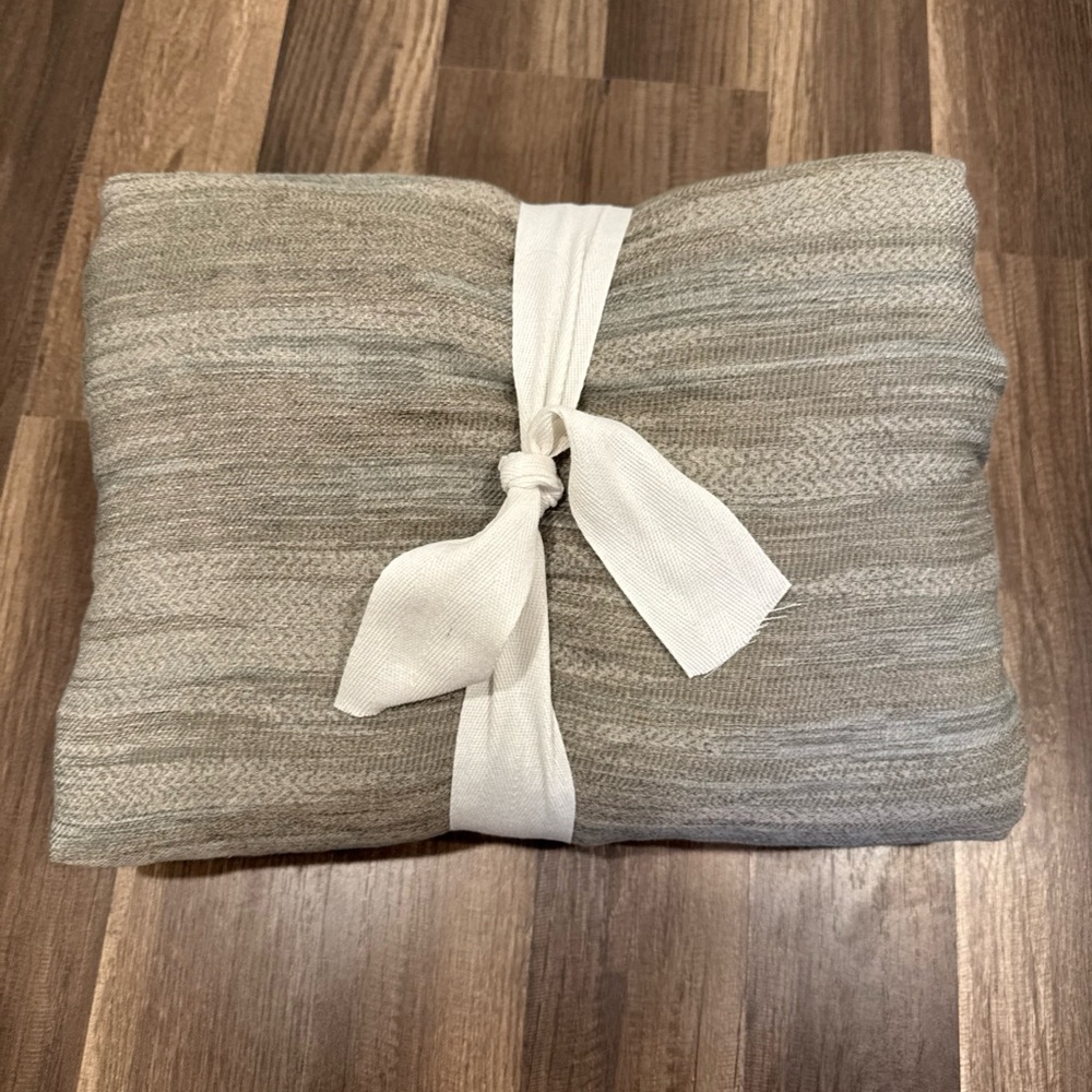 West Elm Silky TENCEL Striated Duvet Cover - King/ Cal King - Elm